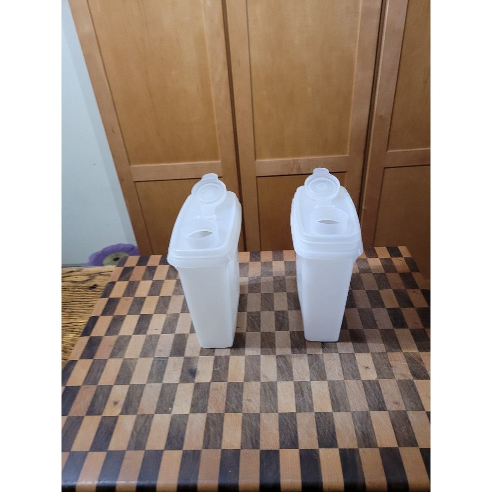 Tupperware Pour & Store Jr.